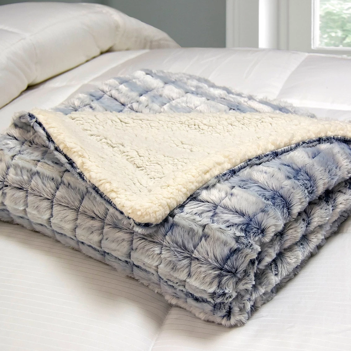 Best Pirce ✔️ Blue Ridge Home Fashions Micromink Sherpa Reversible Throw ✔️ 4 Best Pirce ✔️ Blue Ridge Home Fashions Micromink Sherpa Reversible Throw ✔️ - Image 2