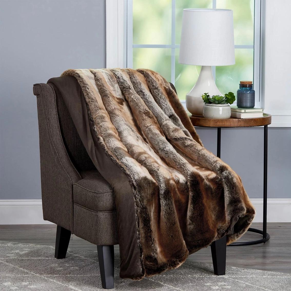 Brand new ???? Lavish Home Faux Marten Sable Fur Throw Blanket (Amber Brown) ???? 5 Brand new ???? Lavish Home Faux Marten Sable Fur Throw Blanket (Amber Brown) ???? - Image 3