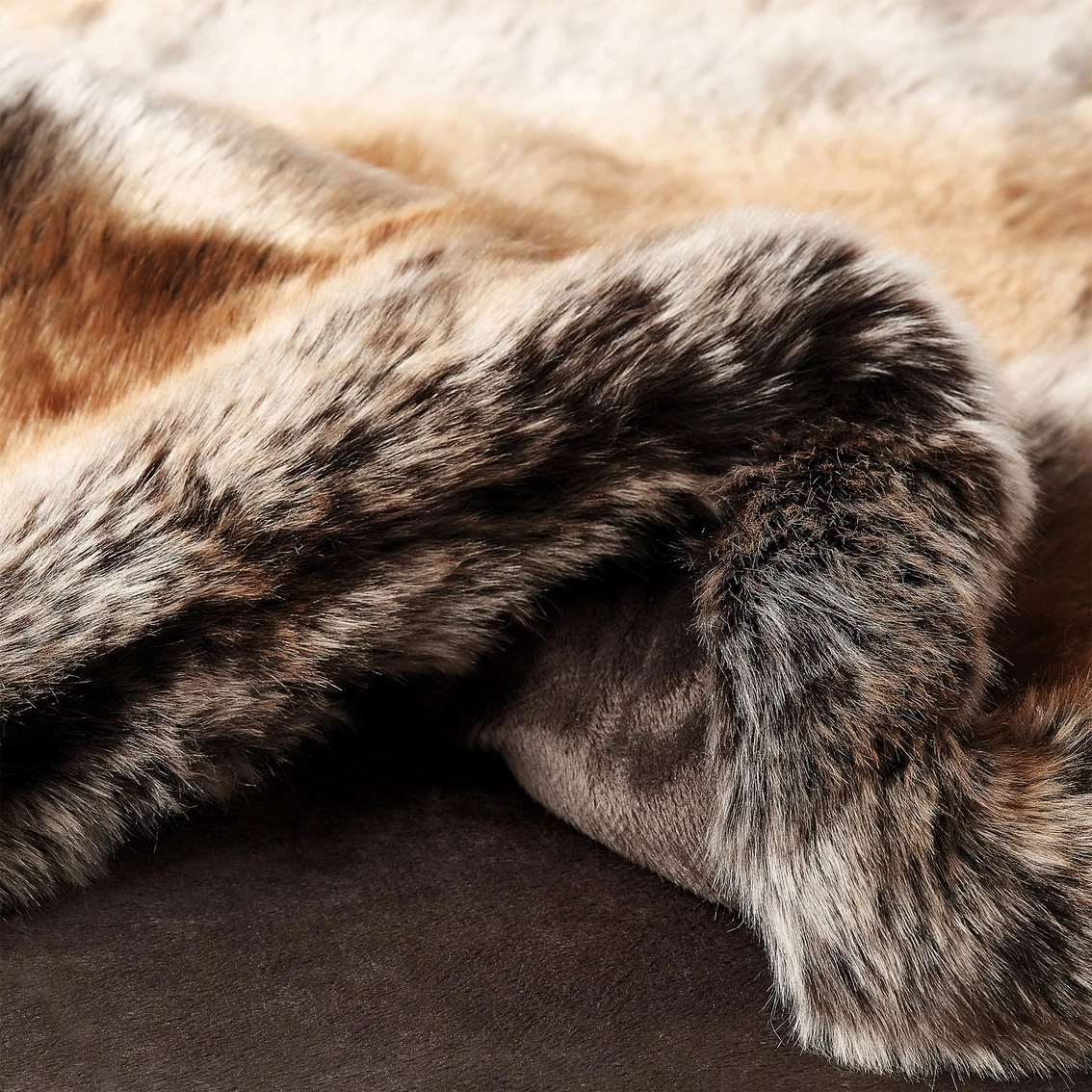 Brand new ???? Lavish Home Faux Marten Sable Fur Throw Blanket (Amber Brown) ???? 6 Brand new ???? Lavish Home Faux Marten Sable Fur Throw Blanket (Amber Brown) ???? - Image 4