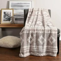 Brand new ???? Haven By Nemcor Decorative Plush Throw Blanket ????